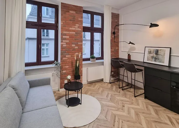 Eleven - Piekary Stary Browar Old Town * Познань